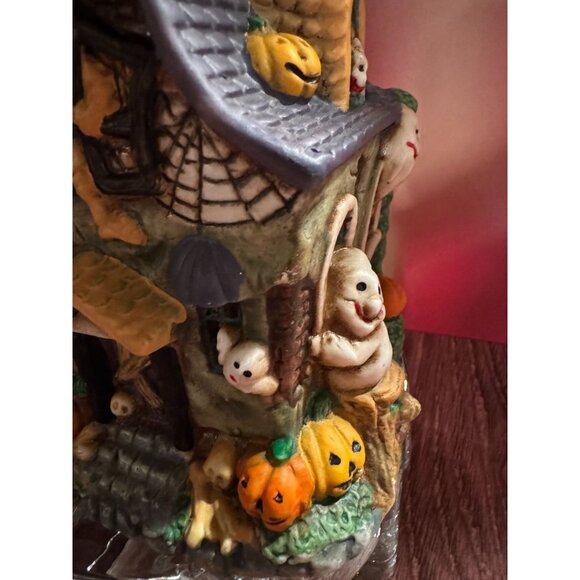 Porcelain Spooky Hotel – Perfect for Halloween Decor - Picture 10 of 13